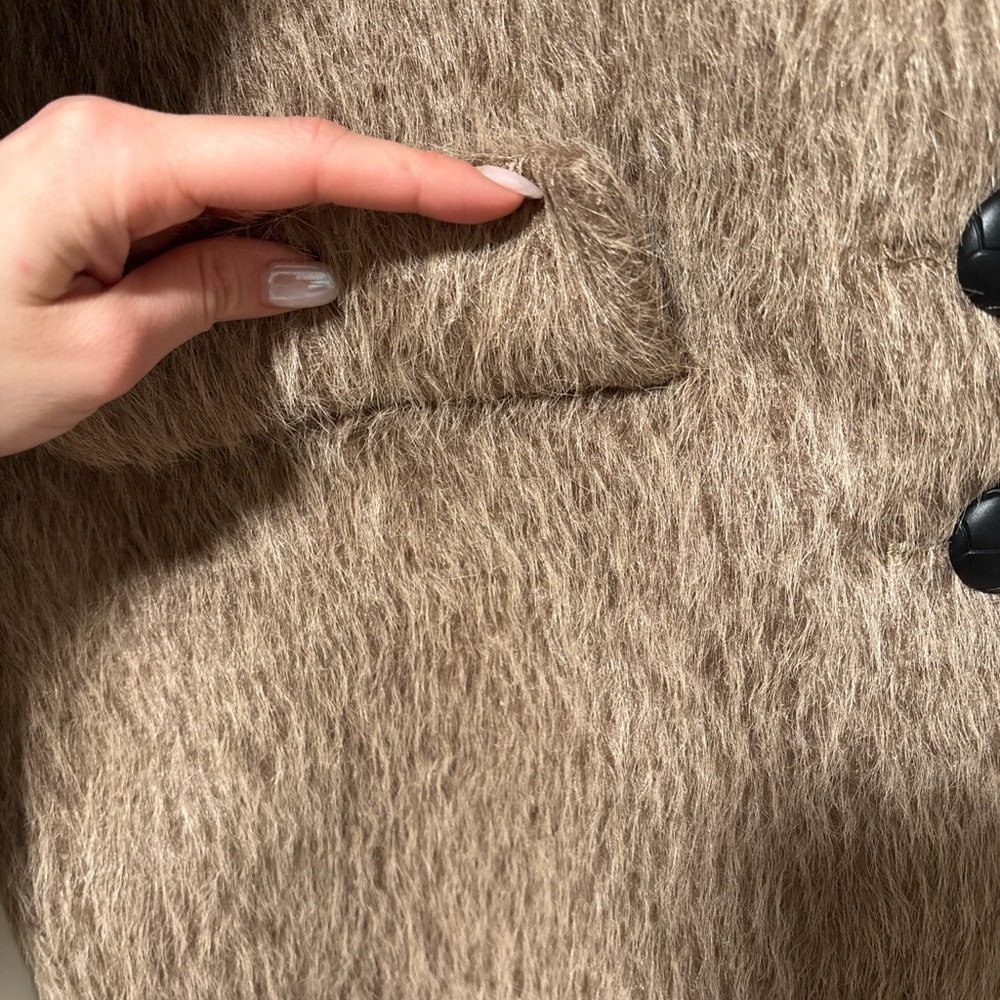 Women's Faux Fur Coat - Tan - Picture 5 of 5